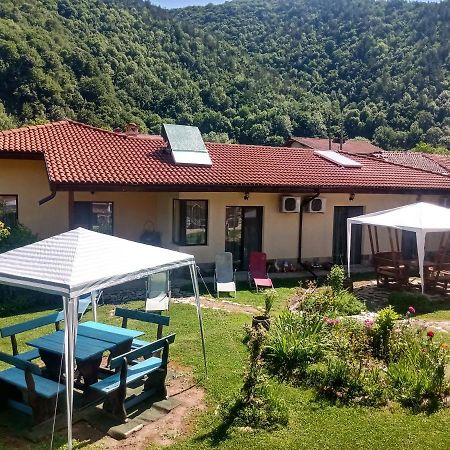 Кръчмъ При Байката Hotel Ribarica Luaran gambar
