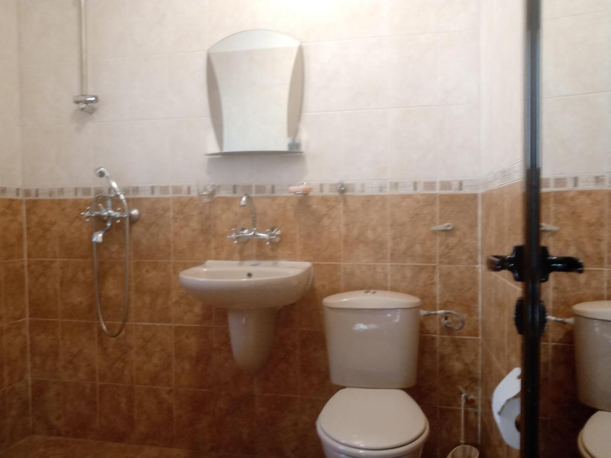 Кръчмъ При Байката Hotel Ribarica Luaran gambar