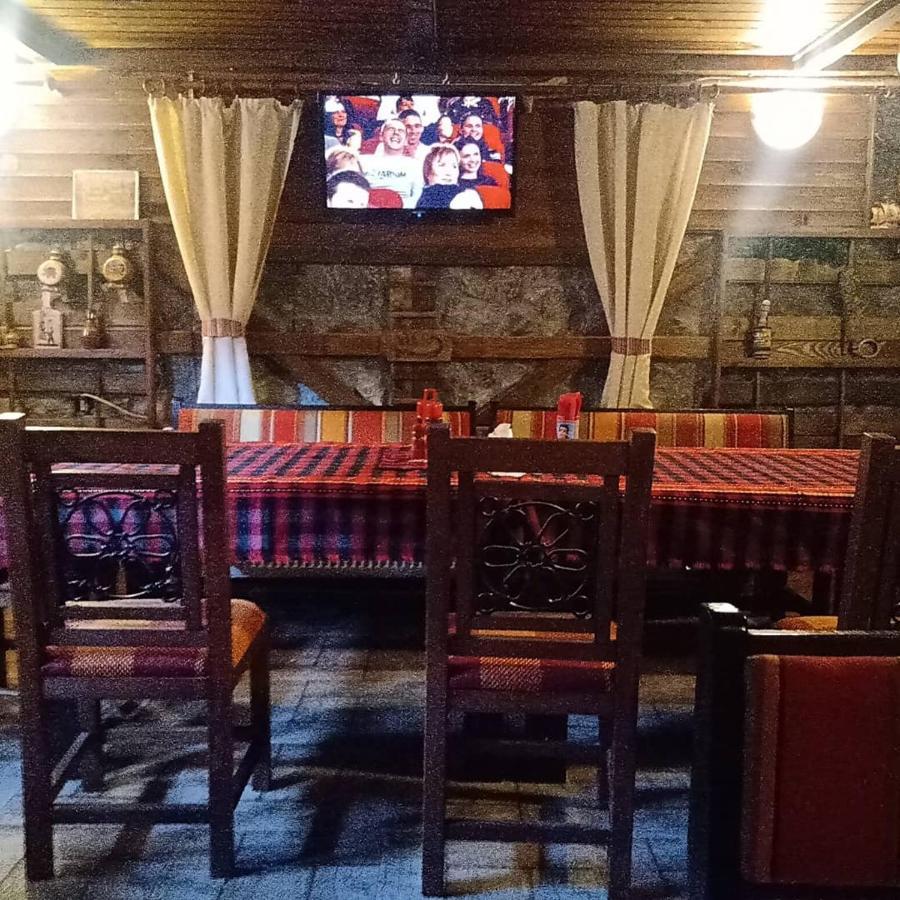Кръчмъ При Байката Hotel Ribarica Luaran gambar