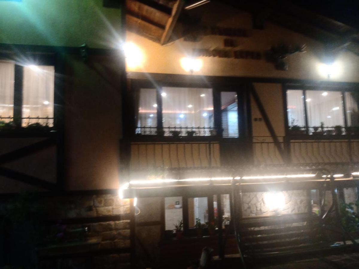 Кръчмъ При Байката Hotel Ribarica Luaran gambar